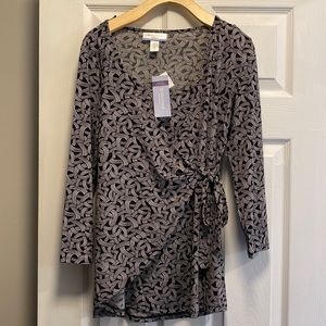 Motherhood Maternity wrap top - size small